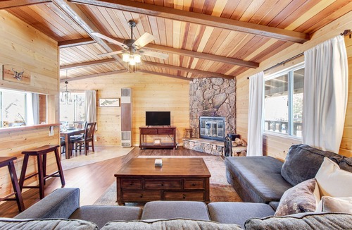 North Broadway Cabin | Vista Sugarloaf #329