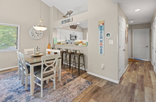 Arcadian Shores Villa | W Hyde Pk 20E in Kingston 2nd floor, Pool, Beach
