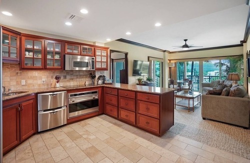 Wailua Resort | Waipouli Beach Resort | Spacious 2BD Retreat -Lazy River, Spa & Central Location