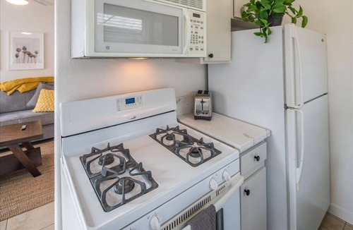 Old Town Cottage | Walk to Historic Old Town San Diego, cute 1 bedroom 1 bath, single story home.
