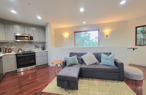 Loma Portal House | Walk to Liberty Station From a Cozy Retreat