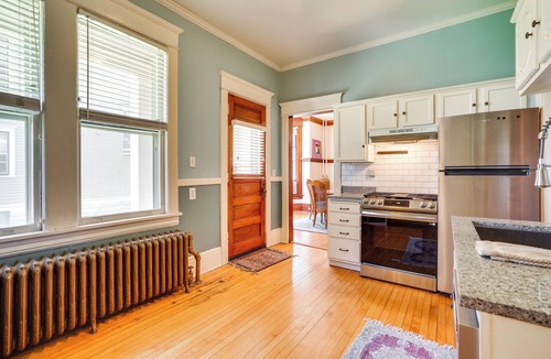 Summit - University House | Walk to Selby Ave! Historic Cathedral Hill Unit