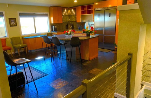Crown Point House | Water Views Spacious 4-bedroom house in lovely San Diego with WiFi