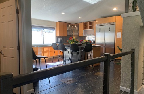 Crown Point House | Water Views Spacious 4-bedroom house in lovely San Diego with WiFi