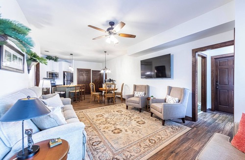 Eatonton Villa | Waterfront Cuscowilla Villa Suites on Lake Oconee with assigned Boat slip