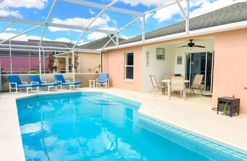 Loughman Villa | Waterfront pool property - 5 rooms - 10 guests