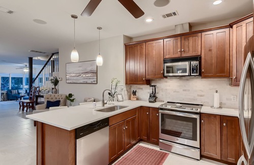 La Hacienda Estates House | Waterfront Retreat | Main House + Guest Spaces, Boat Ramp & Games Galore!