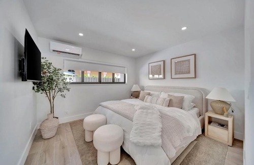 Coral Ridge Apartment | Waterfront Unit #2 20 Min Walk to Beach and Shops