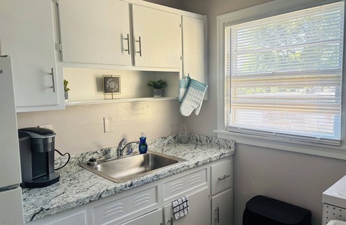 Candler Park Apartment | Welcoming to your cozy home away from home in the heart of little 5 points!