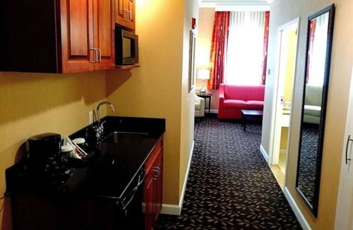 West Orange Hotel | West Orange Studio. Inviting Studio with Jacuzzi