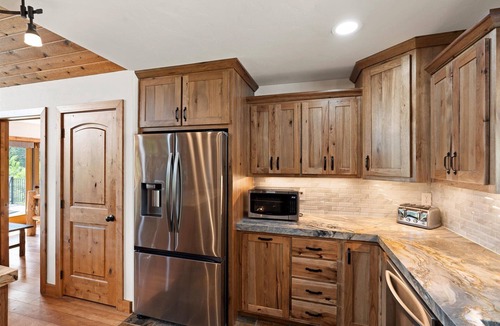 Lincoln County House | Where Your Gathering Meets the River—Only 20’ Away