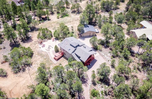 Overgaard Cabin | Wifi, Hot Tub, Zip Line, Fire Pit, Huge Patio, Deck, Balcony & Clubhouse Garage