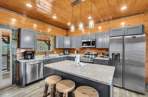 Smoky Mountains Cabin | Wilderness Splash by Bear Camp | New Luxury Cabin - 5 Bedroom, Free Tickets