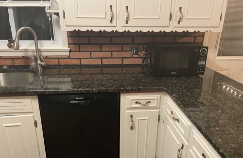 Witmer House | Willow Acres Retreat near outlets, shows and restaurants.