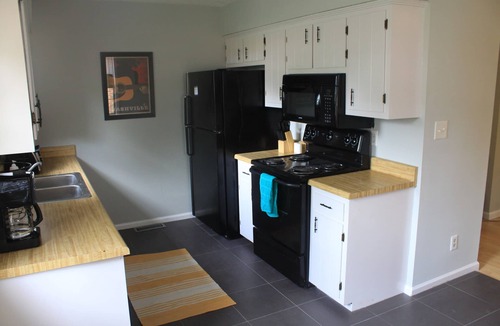 Maxwell House | Yellow Door Inn (3 Br House) in Hip East Nashville Urban Neighborhood