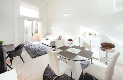 University City Condo | ★Your New Home🏡|Sunny|Penthouse Loft| La Jolla★