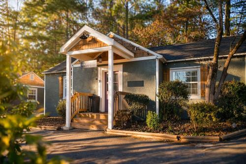 1- Lookout Mountain Cottage