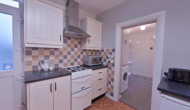 10mindrivecliffsofmoher-cozy2br-parking-wifi in Lahinch
