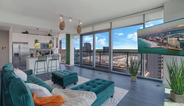 19th Floor Private Balcony, Panoramic View, 24 hr security, Private Garage, Pool
