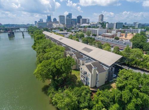 2 BDR Riverfront Living in Downtown Nashville