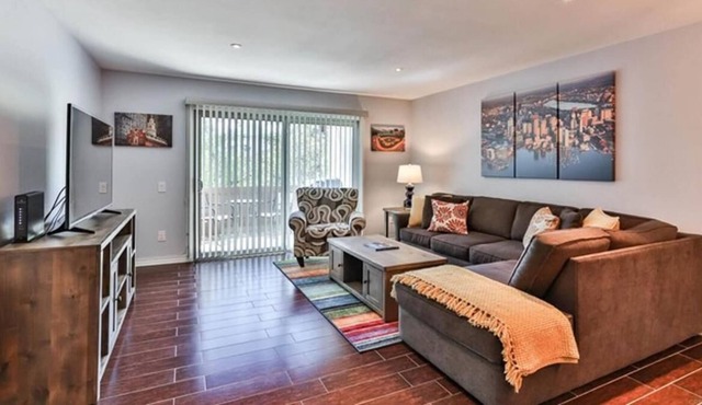 2 Bed, 2.5 Bath Lake Murray Townhouse Loaded With Amenities!