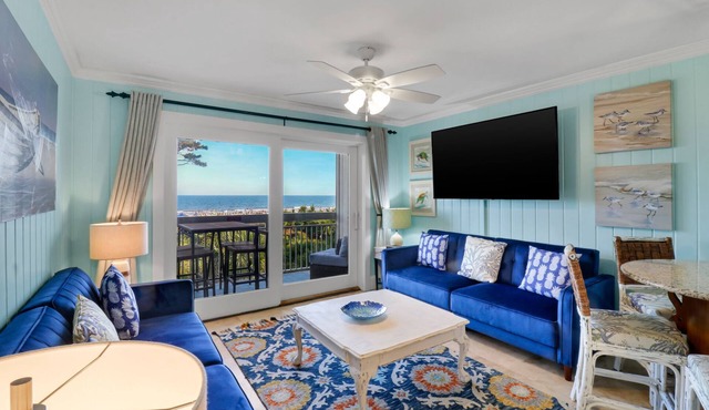 212 Breakers |Oceanfront 1-bed North Forest Beach villa with complex pool