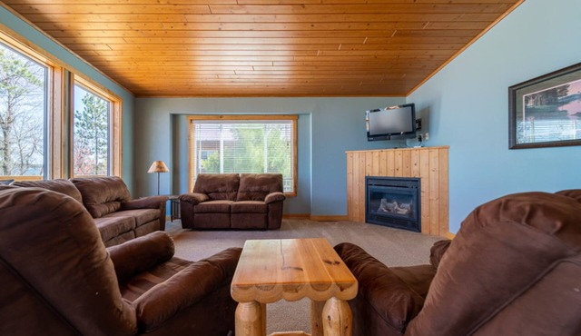 3-bedroom 2 bath cabin located at Cass Lake Lodge Loon