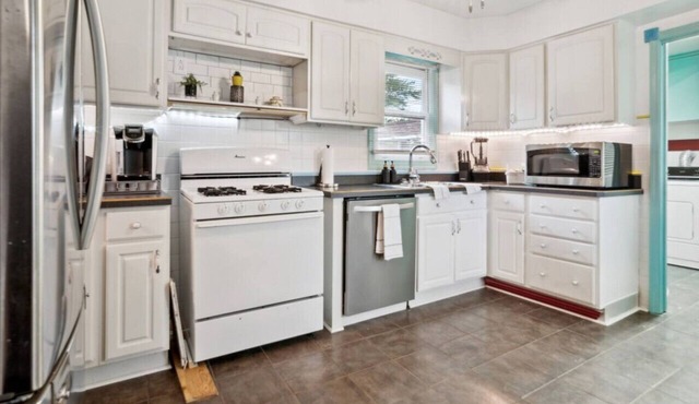 3-Bedroom Cottage in Mayfield Heights