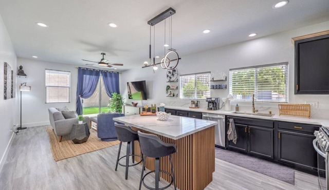 3-bedroom MODERN ranch house in SUMMERLIN SOUTH in Las Vegas