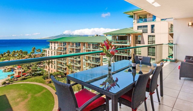 3BD Oceanfront Retreat w/Lanai, Floor-to-Ceiling Views & Modern Kitchen - Honua Kai 825