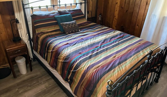 3BR/2.5BT Ranch, Bring Fido, Hot Tub, Fireplace, Central Location, Lake Access in Oakland
