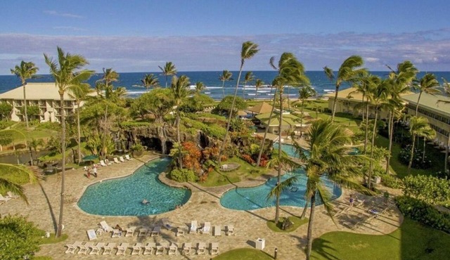 4 Star Beach Front Hotel Resort, Lanai Ocean View, one minute walk to the beach
