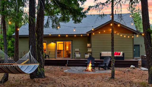 5-star family home with game room, private hot tub, summer pool, near the lake!