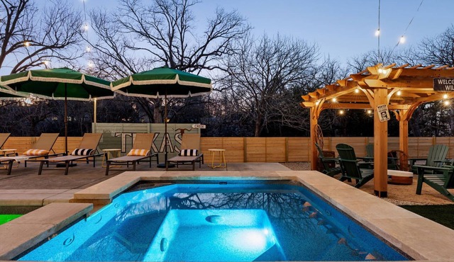 5BR Oasis w Pool, Spa & Fire Pit