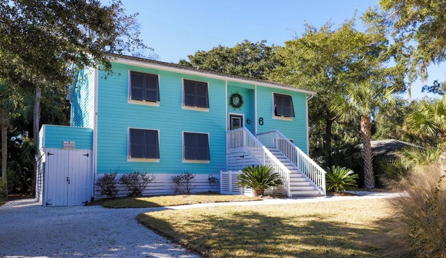 6A Gannet: Updated North Forest Beach Duplex. Upstairs Unit. Beach. Bikes