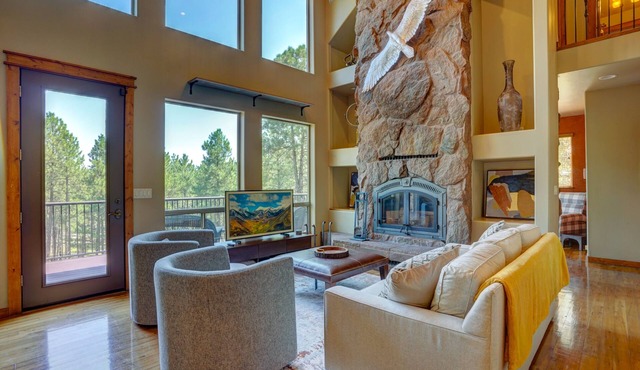 7BR Forest Estate | Hot Tub · Volleyball · Sleeps 14