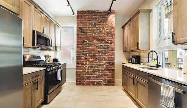 9BR Pittsburgh Group Haven, Near CMU, Pitt & Bakery Square