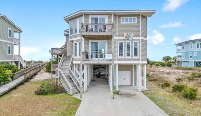 "A Blue Monkey" Oceanfront with a pool, 4 bedroom 4.5 bathroom