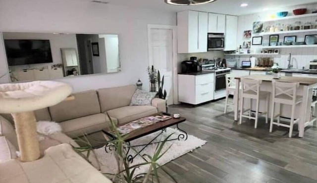 A single in San Diego Room Rental