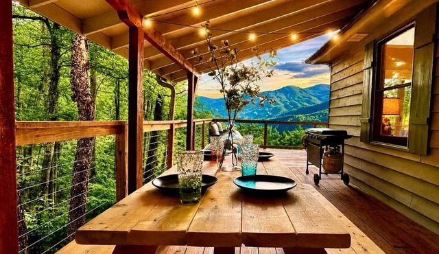 Above the Clouds Cabin, Your luxury mountain retreat