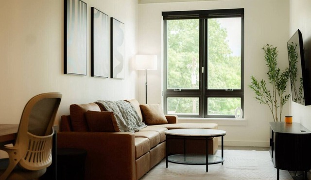 Above The Roots | Classy 1BD Escape