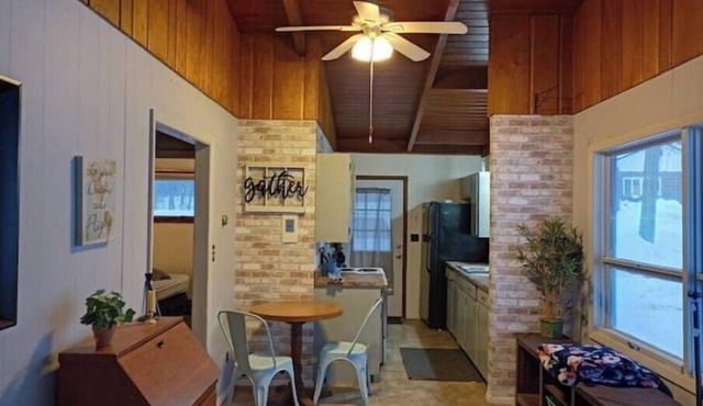 Affordable cabin on Pokegama with 50” smart TV