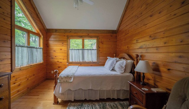 Agape Aldea - Peaceful Country Lodge | Sleeps 10 | Fireplace