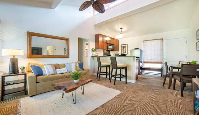 AINA NALU 2BR CONDO BY FRONT ST AND BEACH
