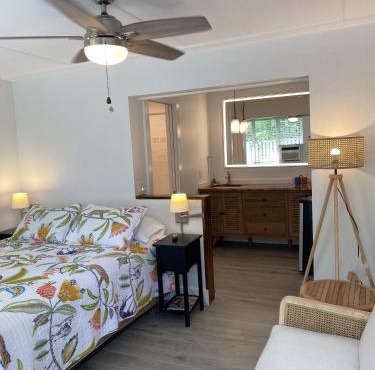 Alexander Palms Court - No Hidden Resort Fees!