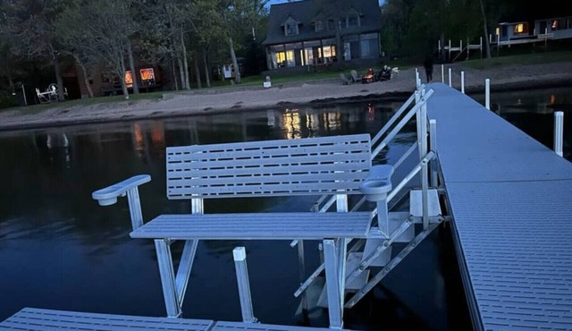 Amazing Beach, Great Three Season Porch!