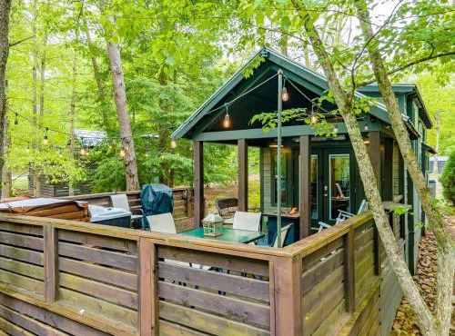Amazing Cabin Fire Pit Provided in Monteagle, Tennessee