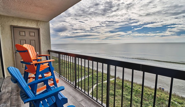 AMAZING VIEW 16ft Balcony Directly on the beach, 3 pools 2 full baths SLEEPS 6