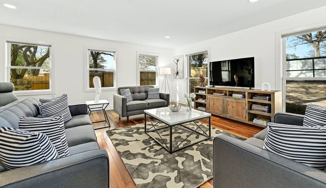 ATX Modern - Charm in Austin