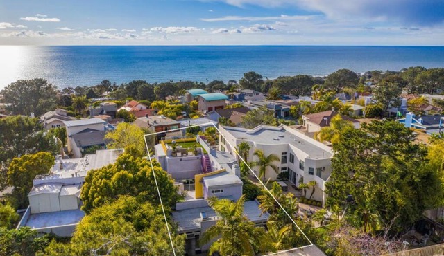 Beach Resort Home with Ocean Views Jacuzzi & Sauna!